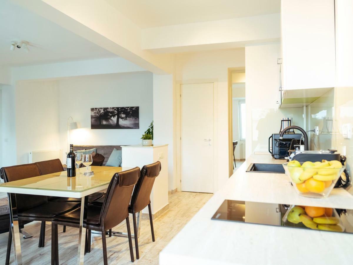 Bright And Spacious Central Apartment- Piata Amzei Bukarest Kültér fotó
