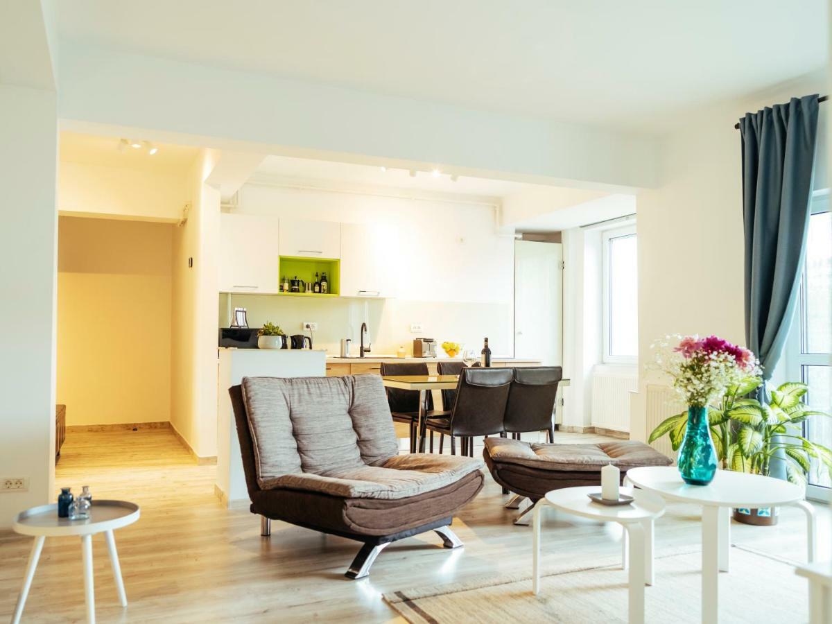 Bright And Spacious Central Apartment- Piata Amzei Bukarest Kültér fotó